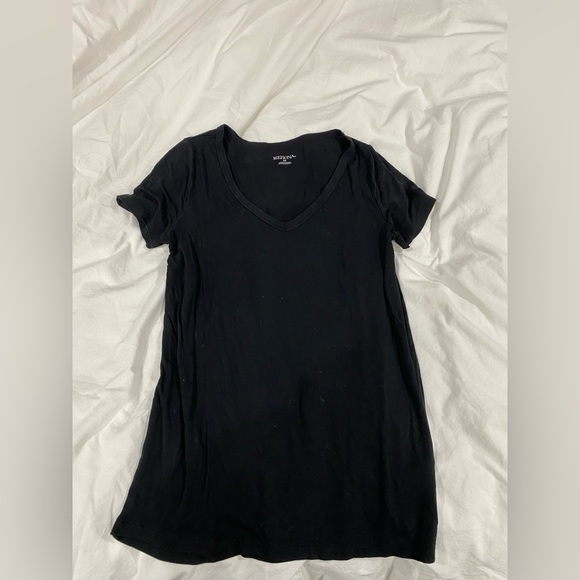 Women’s black v neck Teeshirt - Picture 1 of 2